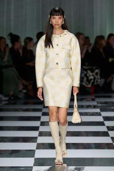 Look 6